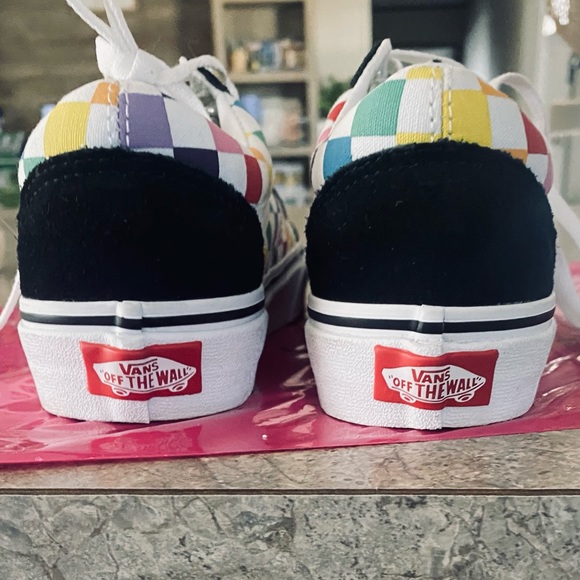 Vans - Picture 6 of 6
